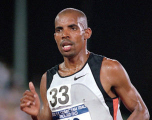Boston Marathon winner is former US Olympian