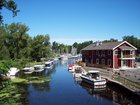Lake Ontario Wine Trail has affordable romance