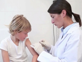 Doctors often give in to vaccine-wary parents